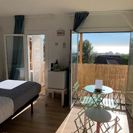 לינה וארוחת בוקר Casa Mimi 3*