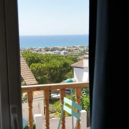 לינה וארוחת בוקר Casa Mimi סיטגס